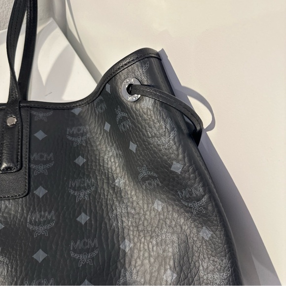 MCM PRODUCTS TOTE SHOPPER LARGE BLACK USA INC CORE MWPAAVI01 MSRP $1,550 - Picture 3 of 16